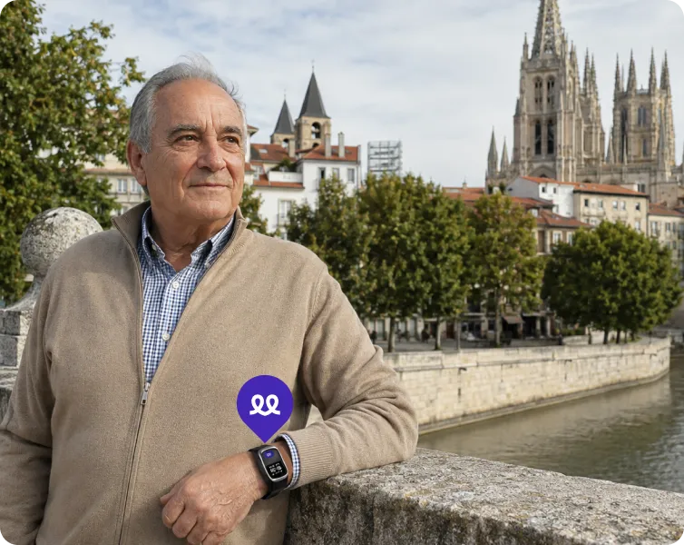 Persona mayor en Burgos usando el reloj Durcal