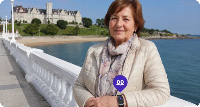 Persona mayor en Santander usando el reloj Durcal
