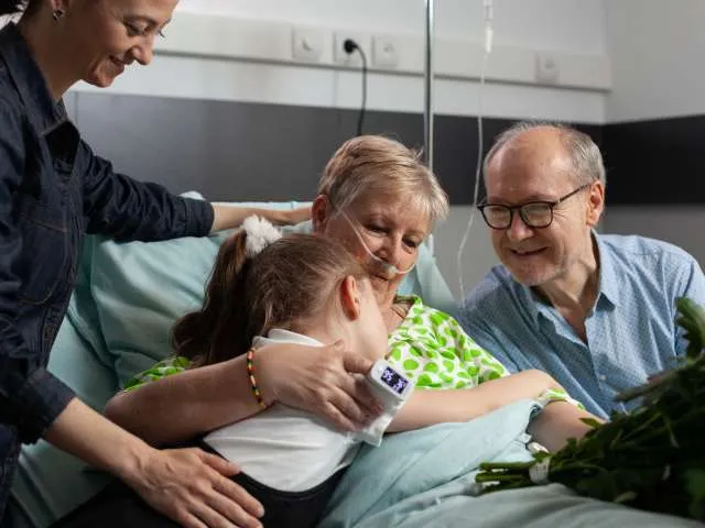 Durcal Blog - ¿Como afecta el cancer de mama en la tercera edad?