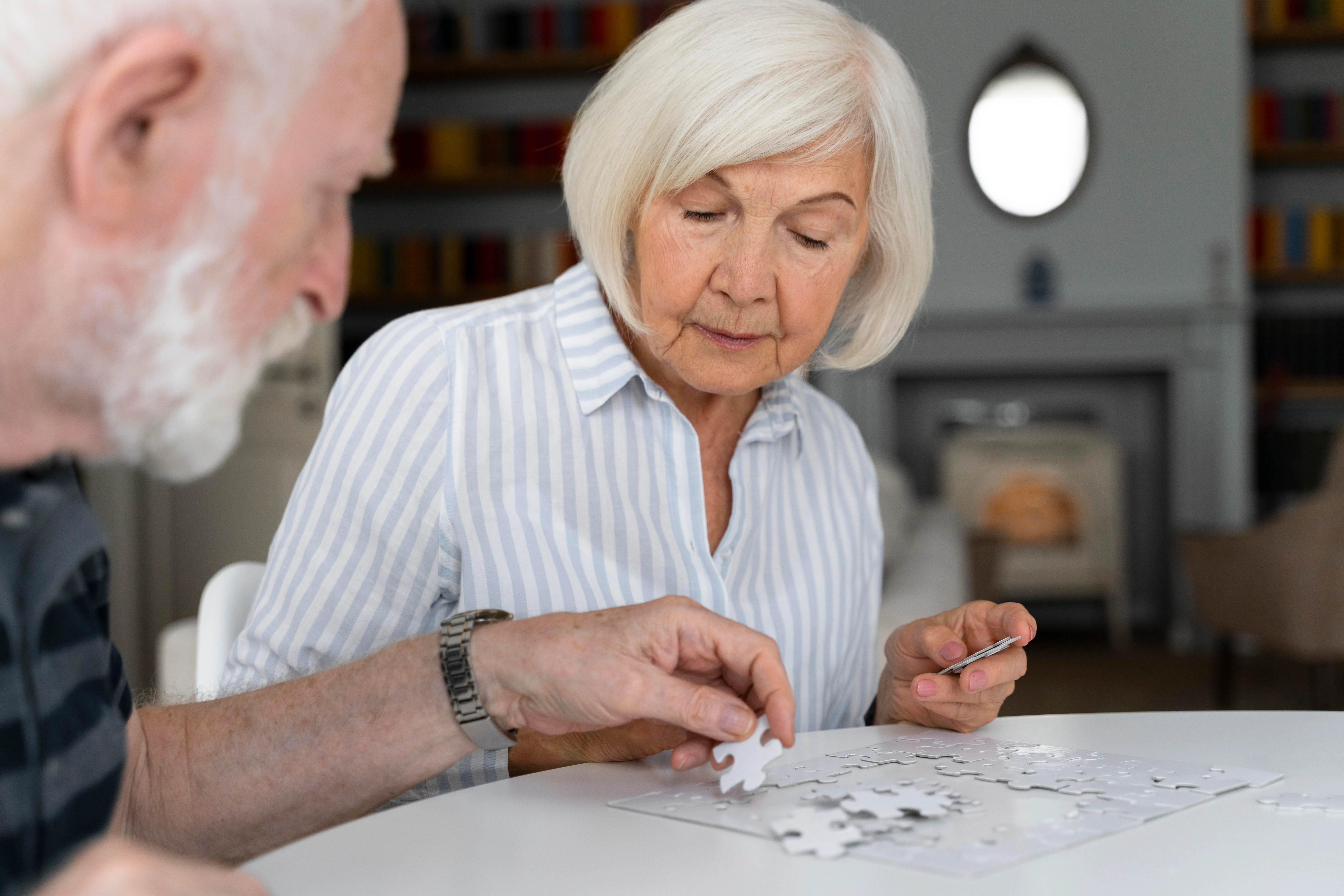 senior people confronting alzheimer disease 1