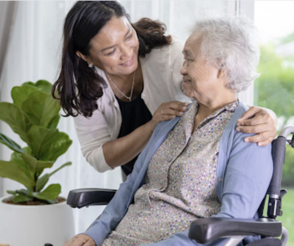 Cuidar a una persona mayor en casa - blog durcal