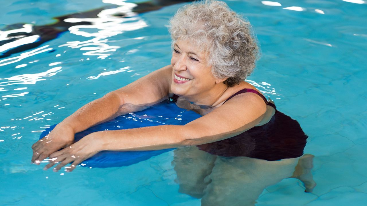 Todo lo que tienes que saber del Aquagym para personas mayores - Durcal