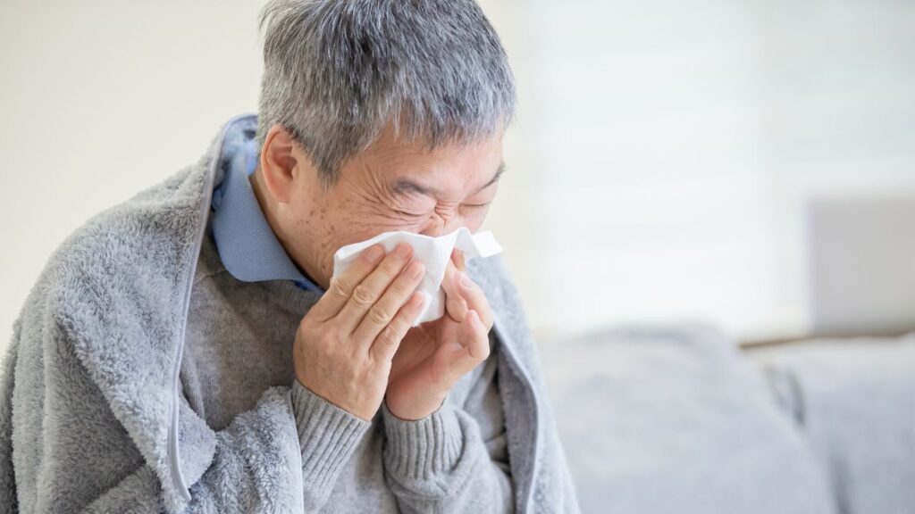 Mocos en verano: cómo eliminar el resfriado en ancianos y recuperarse rápidamente - Durcal Blog