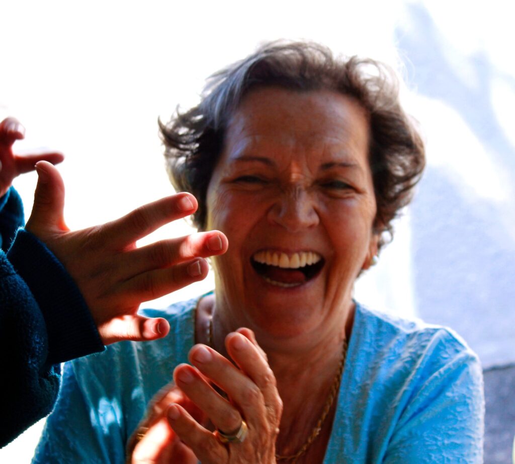 Durcal Blog - La importancia del autocuidado: cómo beneficia a los adultos mayores