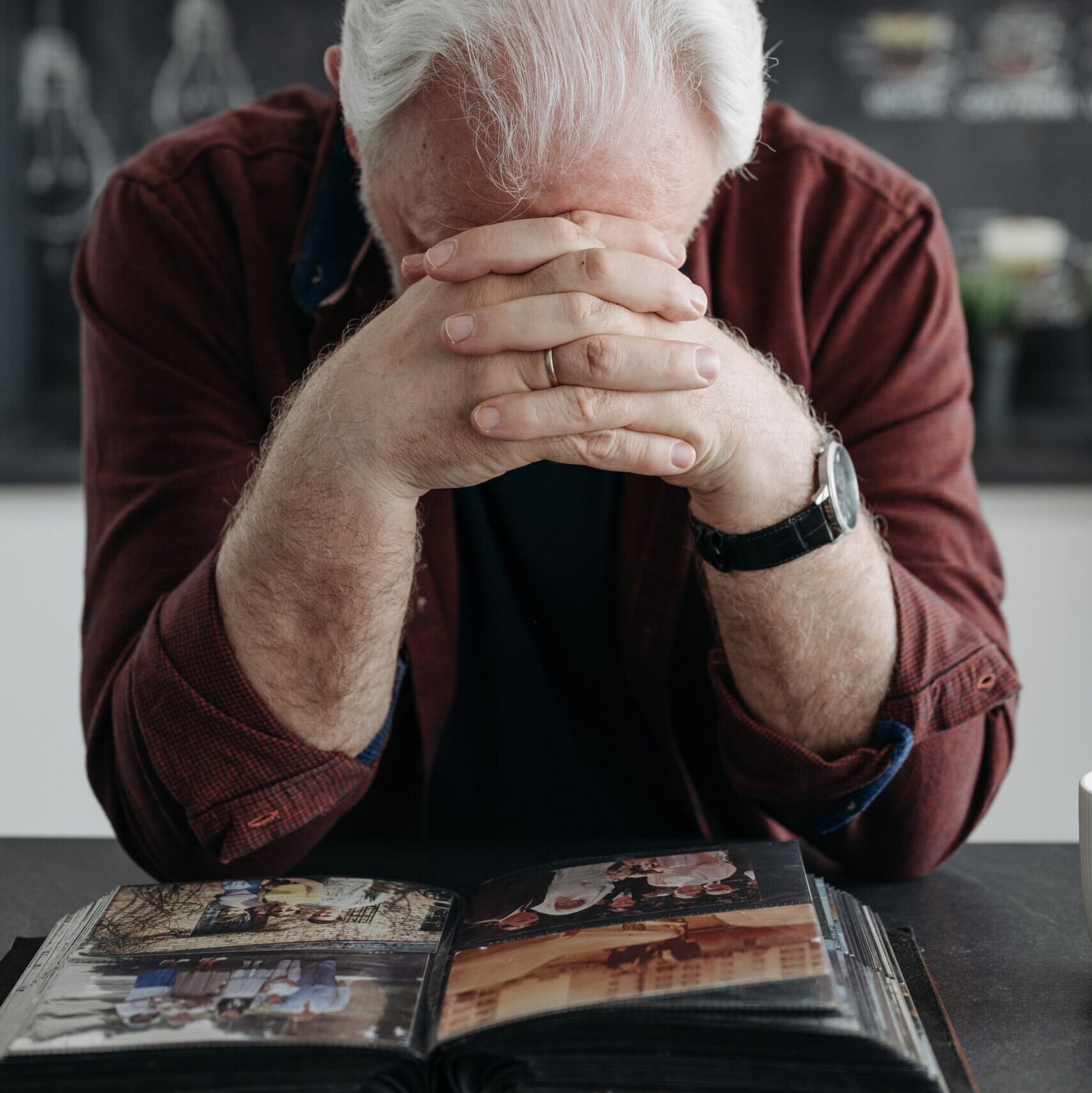 Entendiendo el Alzheimer: Síntomas y Etapas - Durcal Blog