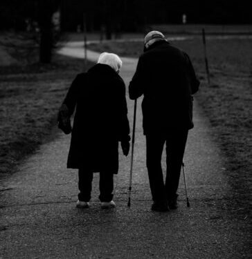 Durcal Blog - Guía para cuidar ancianos con problemas de salud mental