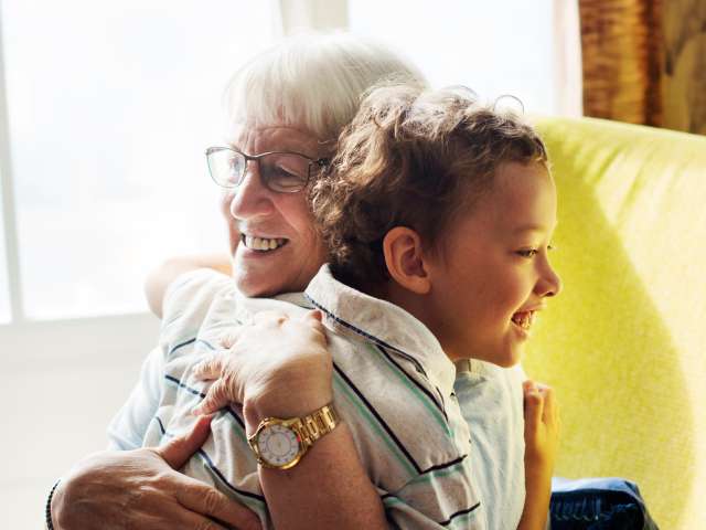 Durcal Blog - ¿Qué hace que la relación entre los abuelos y los nietos sea tan especial?