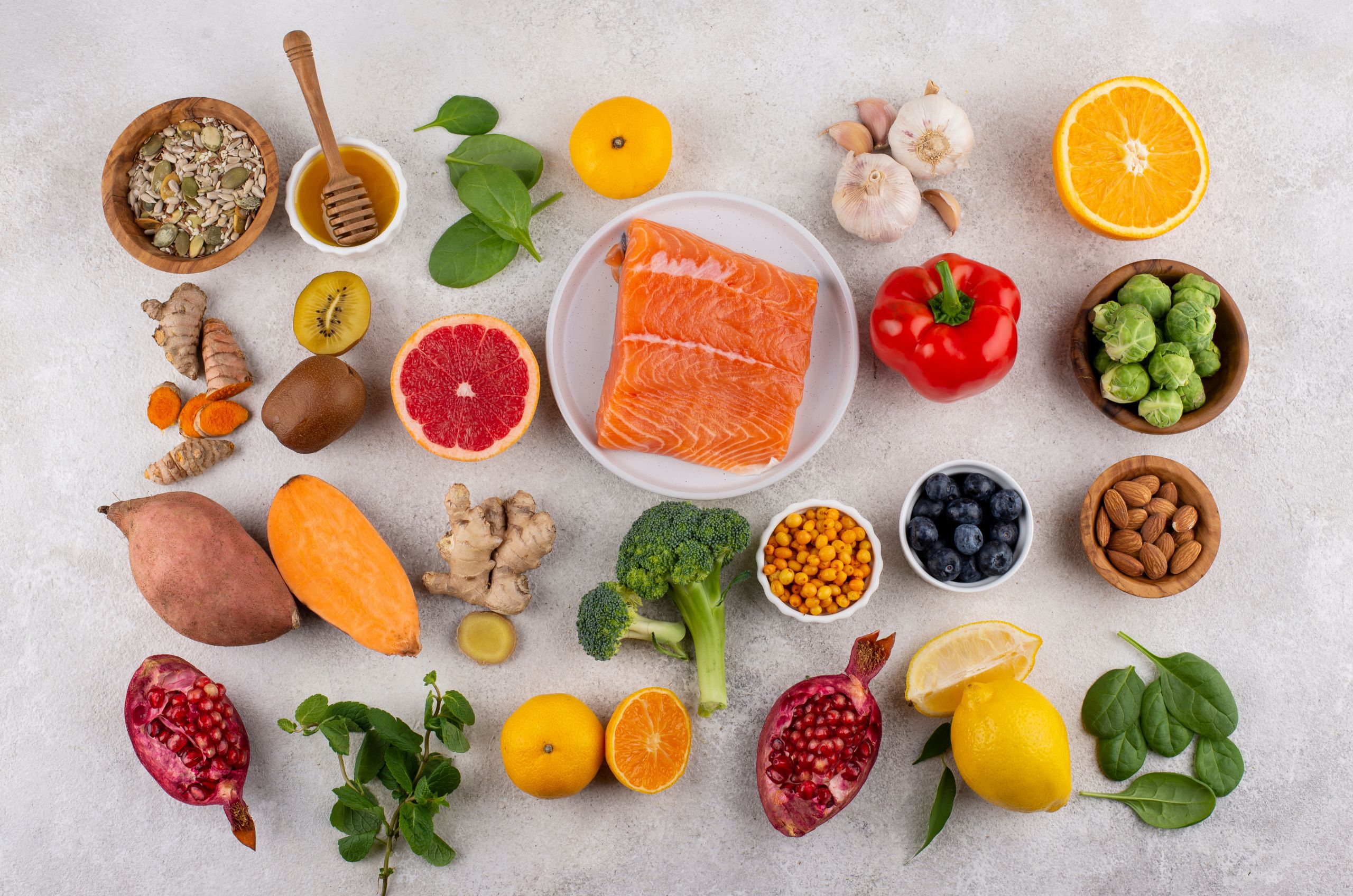 Vitaminas A D E K: descubre sus beneficios en adultos mayores - Durcal Blog